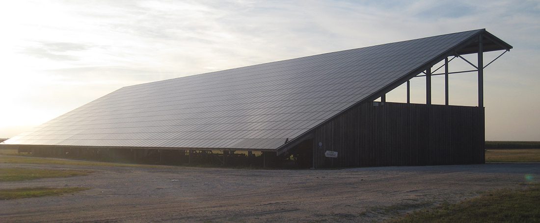 découvrez comment l'éclairage hangars photovoltaïque transforme vos espaces de stockage en offrant une solution lumineuse et éco-responsable. grâce à l'énergie solaire, optimisez vos coûts d'électricité tout en respectant l'environnement.