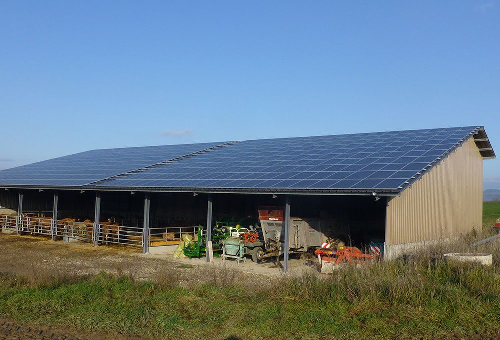 découvrez comment l'énergie solaire transforme l'agriculture en offrant des solutions durables et économiques. explorez les avantages de l'utilisation de panneaux solaires pour optimiser votre exploitation, réduire vos coûts énergétiques et contribuer à un avenir plus vert.