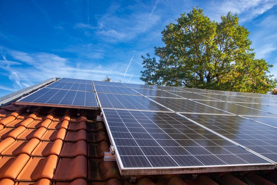 découvrez comment l'énergie solaire peut vous aider à réaliser des économies significatives sur vos factures d'énergie tout en contribuant à la protection de l'environnement. adoptez une solution durable et économique dès aujourd'hui !