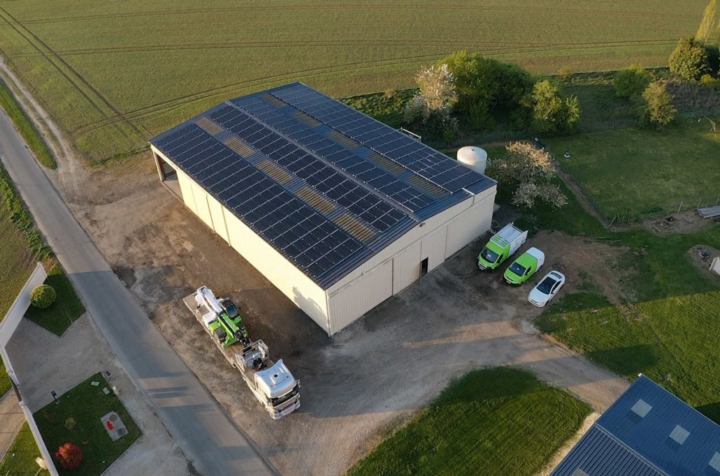découvrez comment l'entraide photovoltaïque agricole peut transformer les exploitations agricoles en sources d'énergie durable, tout en réduisant les coûts et en favorisant la collaboration entre agriculteurs.