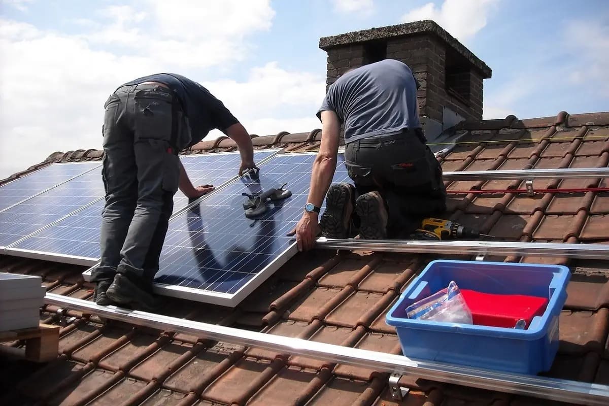 découvrez les erreurs courantes lors de l'installation de panneaux solaires et comment les éviter. optimisez votre projet d'énergie solaire pour garantir une performance maximale et un rendement optimal.