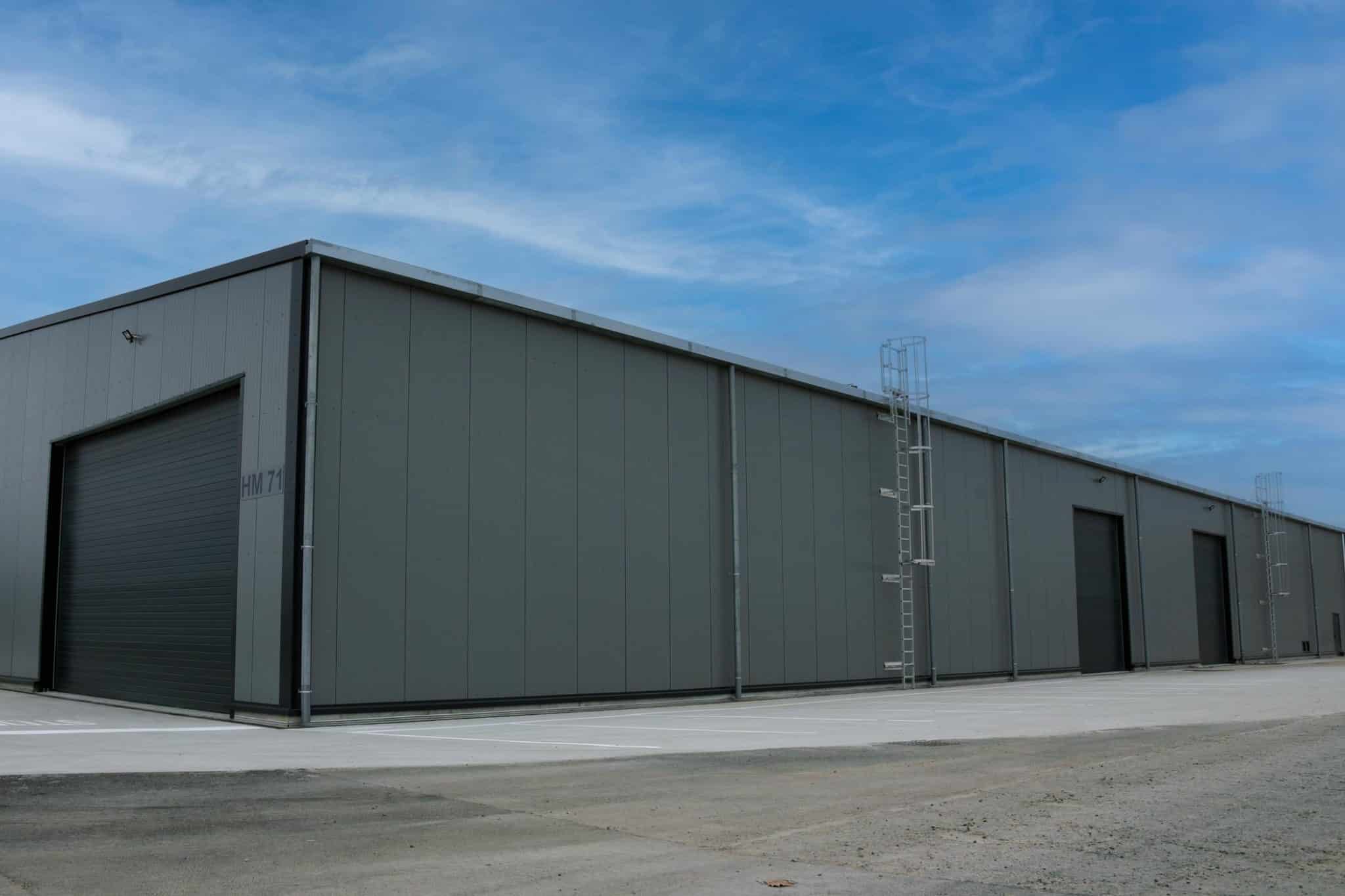 obtenez une estimation précise du prix de votre hangar grâce à notre guide complet. découvrez les facteurs influençant les coûts et les conseils pour optimiser votre investissement.