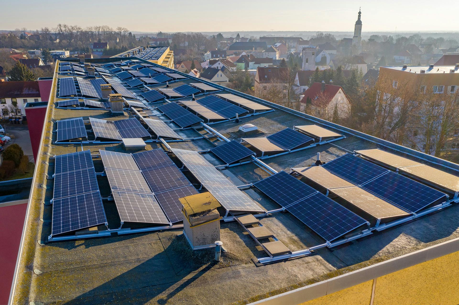 découvrez comment évaluer la rentabilité de votre hangar solaire grâce à des analyses approfondies et des outils pratiques. optimisez votre investissement énergétique et maximisez vos économies tout en contribuant à une planète plus verte.