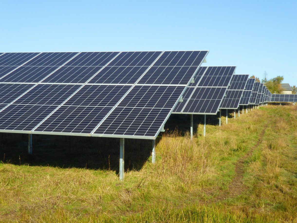 découvrez comment une ferme photovoltaïque peut réduire votre facture d'électricité. profitez des énergies renouvelables pour réaliser des économies tout en contribuant à la protection de l'environnement.
