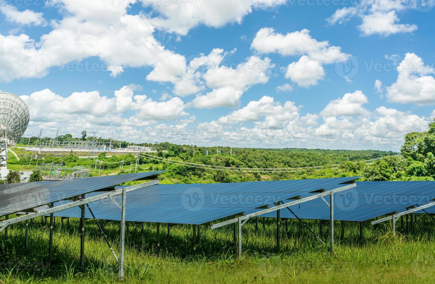 découvrez les fermes d'énergie verte, des sites innovants qui produisent de l'énergie renouvelable grâce à des sources durables telles que le solaire, l'éolien et l'hydraulique. engagez-vous pour un avenir plus respectueux de l'environnement et apprenez comment ces fermes contribuent à la transition énergétique.