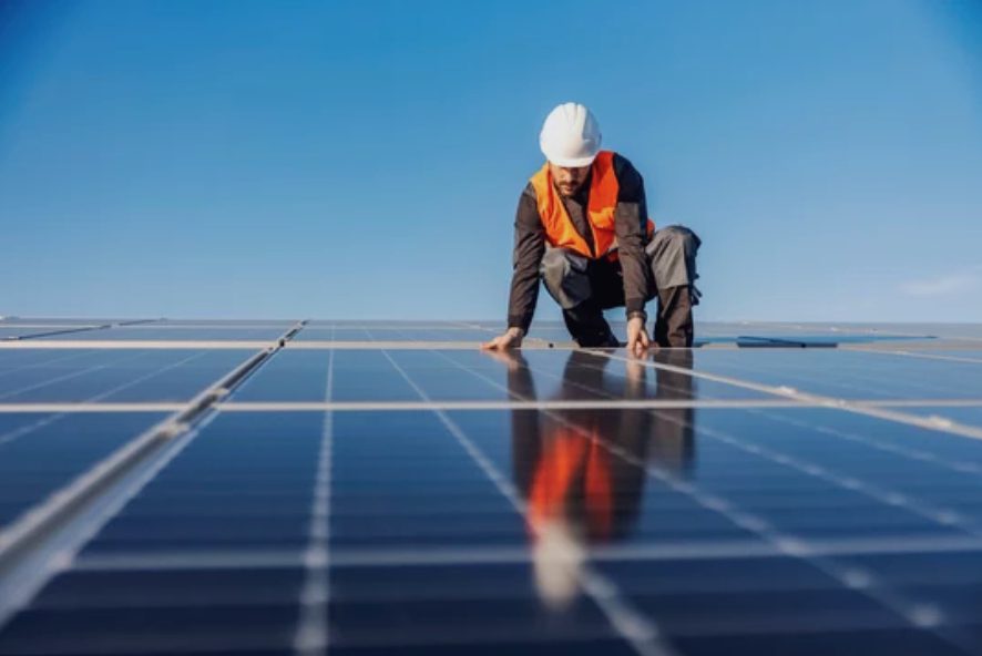 découvrez les options de financement pour l'installation de panneaux photovoltaïques et libérez votre potentiel d'économies d'énergie. informez-vous sur les aides, les subventions et les prêts disponibles pour rendre votre projet d'énergie solaire abordable et durable.