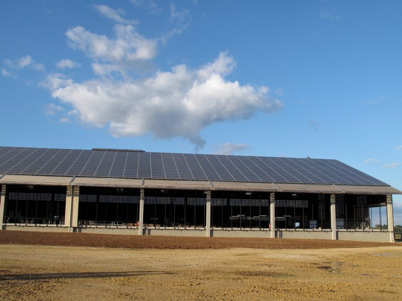 découvrez des solutions innovantes pour financer votre hangar photovoltaïque. profitez d'aides financières, de subventions et de conseils d'experts pour maximiser votre investissement dans les énergies renouvelables.