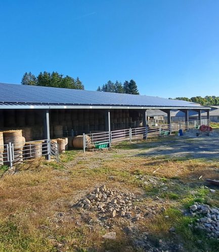 découvrez les avantages du hangar agricole photovoltaïque en aveyron. optimisez votre production agricole tout en réduisant vos coûts énergétiques grâce à des solutions durables et innovantes. investissez dans l'avenir de votre exploitation avec des panneaux solaires performants intégrés à votre infrastructure.