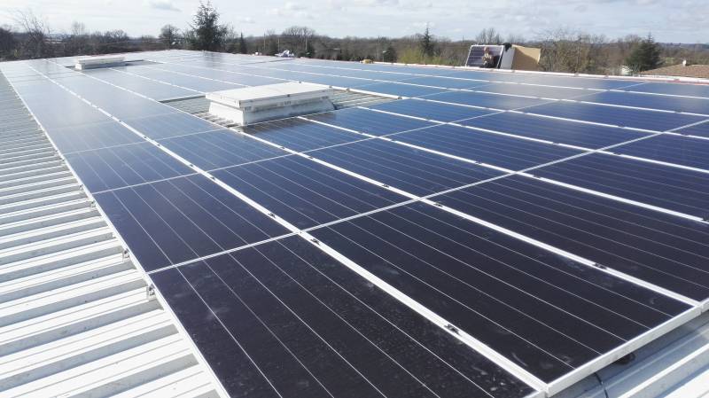 découvrez comment bénéficier d'un hangar gratuit équipé de panneaux photovoltaïques pour optimiser votre production d'énergie solaire. profitez d'une solution durable et économique pour vos projets agricoles ou industriels tout en contribuant à la transition énergétique.