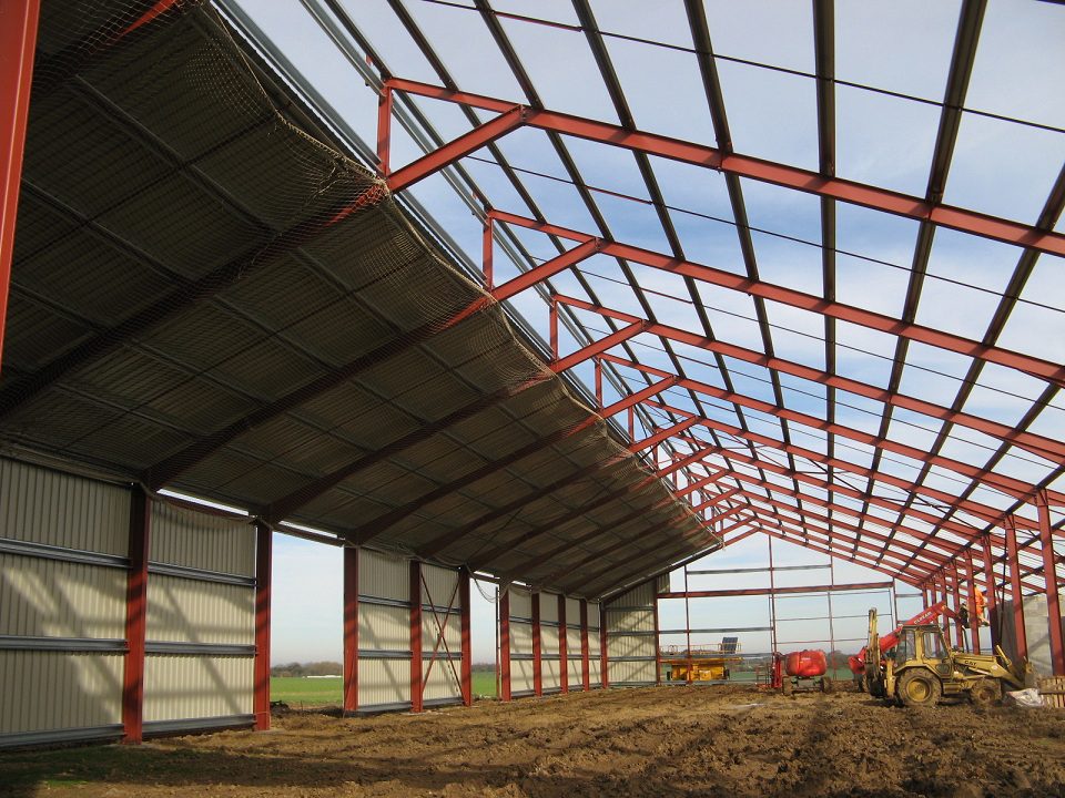 découvrez notre hangar monopente photovoltaïque, une solution innovante et écoresponsable pour la production d'énergie solaire. idéal pour optimiser l'espace tout en rentabilisant votre investissement, ce hangar offre une structure moderne et fonctionnelle qui s'intègre parfaitement dans votre environnement.