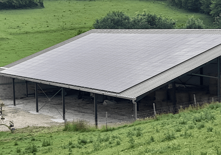 découvrez notre hangar monopente photovoltaïque, une solution innovante et écologique pour optimiser l'espace tout en produisant de l'énergie solaire. idéal pour le stockage et la protection de vos biens, ce hangar allie design moderne et performance énergétique. explorez les avantages d'une construction durable et économisez sur vos factures d'électricité tout en respectant l'environnement.