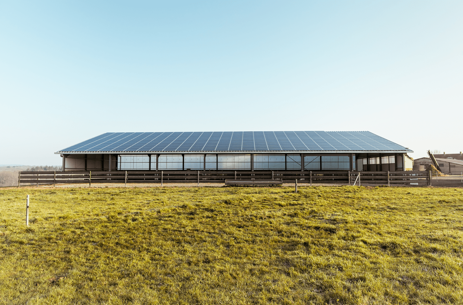 découvrez comment obtenir des panneaux solaires gratuits pour votre hangar et réduire vos coûts énergétiques tout en contribuant à la transition écologique. informez-vous sur les programmes d'aide disponibles et maximisez l'efficacité énergétique de votre espace.