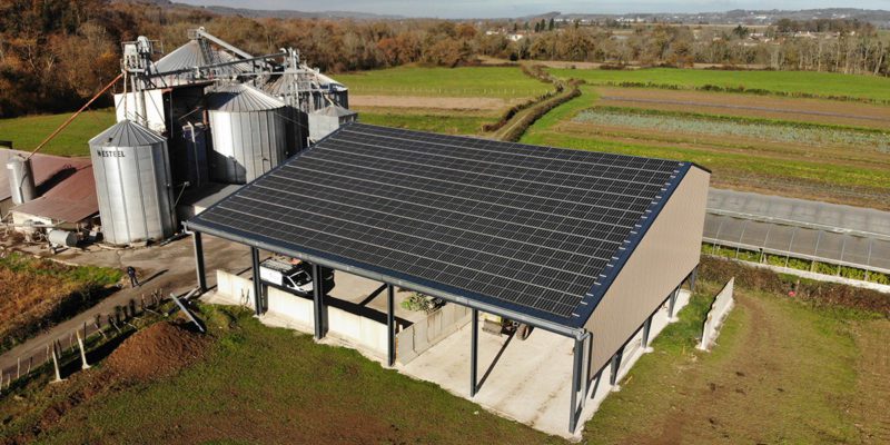 découvrez les avantages d'un hangar photovoltaïque agricole, une solution innovante pour produire de l'énergie solaire tout en optimisant votre espace de stockage. maximisez votre productivité tout en réduisant votre empreinte carbone !