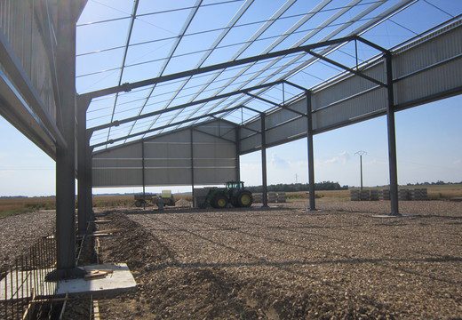 découvrez les avantages d'un hangar photovoltaïque agricole, une solution innovante qui combine production d'énergie solaire et protection de vos équipements. optez pour une agriculture durable tout en réduisant vos coûts énergétiques.