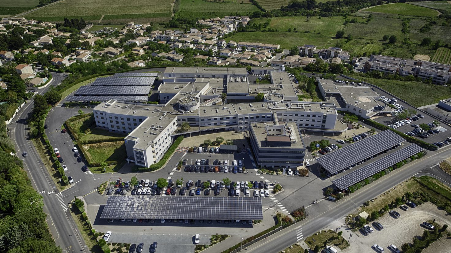 découvrez le hangar photovoltaïque apex, une solution innovante pour maximiser votre production d'énergie solaire tout en offrant un espace de stockage optimisé. idéal pour les entreprises soucieuses de l'environnement et de leur rentabilité.