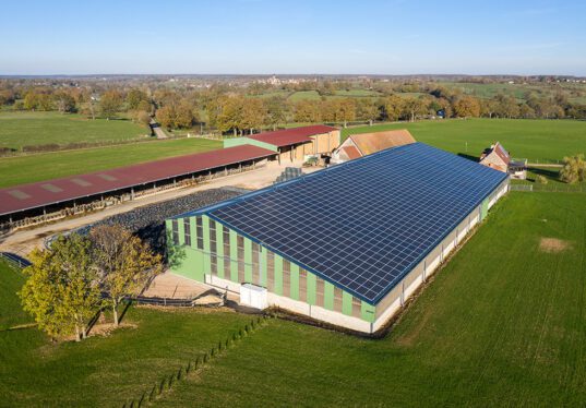 découvrez les avantages des hangars photovoltaïques, une solution innovante pour allier protection des biens et production d'énergie renouvelable. optimisez votre espace tout en contribuant à la transition énergétique.