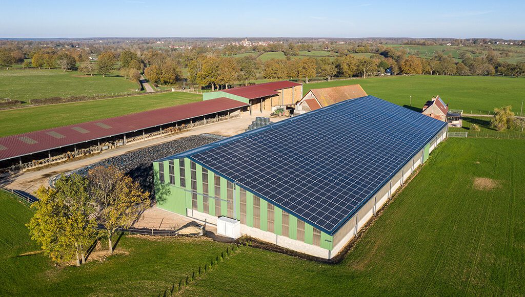 découvrez comment les hangars photovoltaïques révolutionnent l'agriculture en offrant des solutions durables et économiques pour la production d'énergie, tout en protégeant vos cultures. optimisez votre exploitation agricole grâce à une technologie innovante et respectueuse de l'environnement.