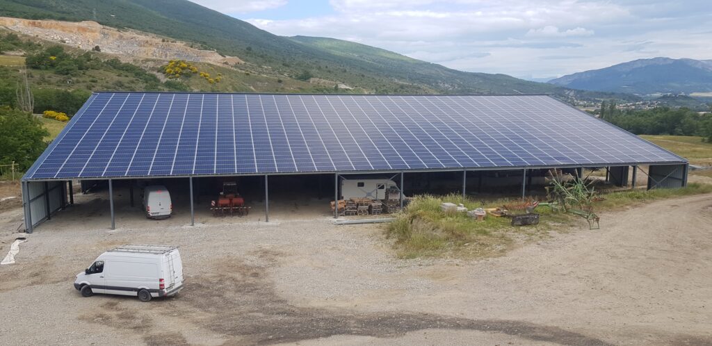 découvrez les hangars photovoltaïques edf, une solution innovante et durable pour optimiser l'utilisation des espaces industriels tout en produisant de l'énergie renouvelable. explorez les avantages environnementaux et économiques de cette technologie.