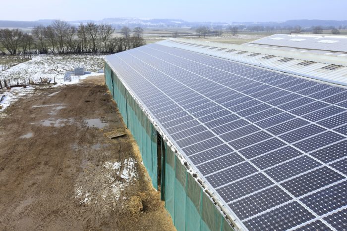 découvrez comment les hangars photovoltaïques peuvent optimiser la production d'énergie en hiver. apprenez les avantages de leur utilisation pour maximiser l'efficacité énergétique même pendant les mois les plus froids.