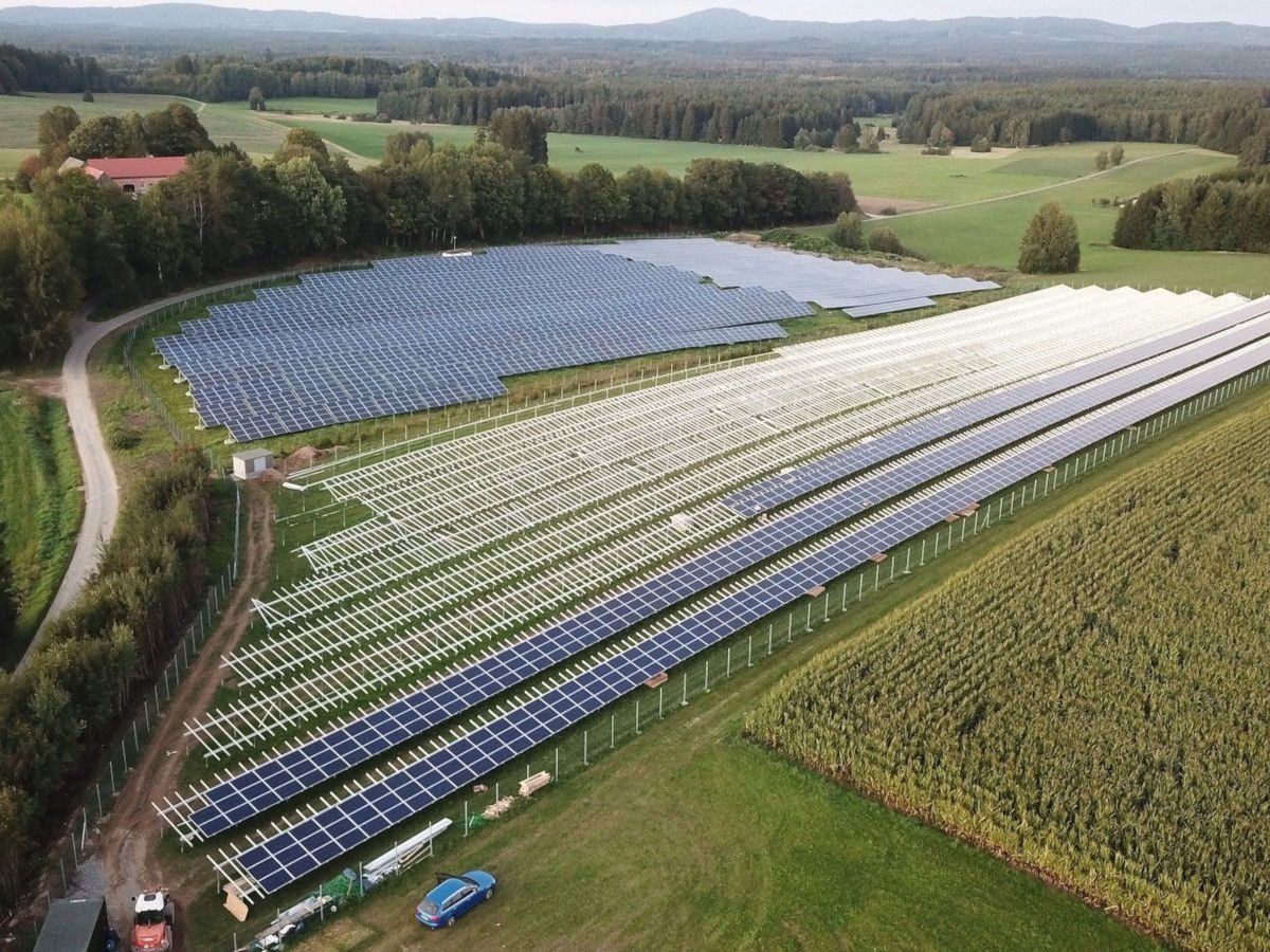 découvrez l'impact des systèmes photovoltaïques sur l'environnement et l'économie. apprenez comment l'énergie solaire contribue à la durabilité, réduit les émissions de carbone et révolutionne le secteur énergétique.