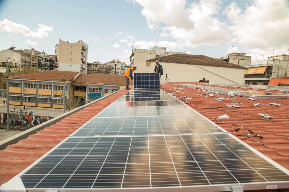découvrez l'impact photovoltaïque sur l'environnement et l'économie. explorez les avantages de l'énergie solaire, son rôle dans la transition énergétique et comment elle contribue à réduire l'empreinte carbone.
