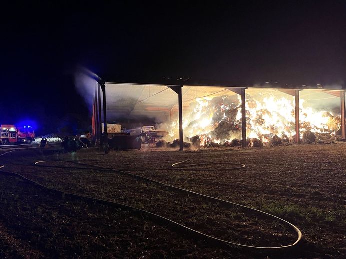 découvrez les détails de l'incendie survenu dans un bâtiment agricole du tarn, où des panneaux photovoltaïques ont été impliqués. une analyse des causes et des conséquences de cet incident marquant pour l'agriculture et l'énergie verte.