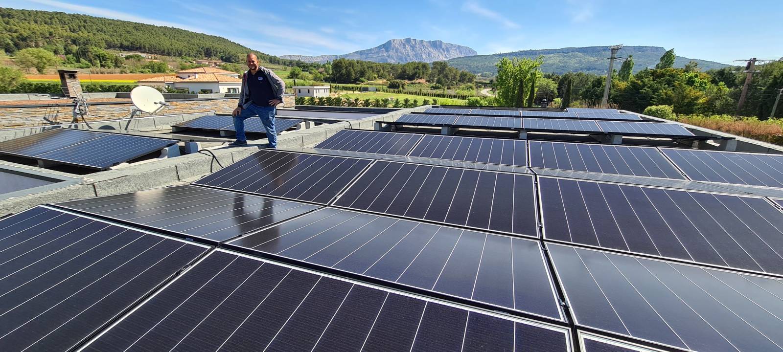 découvrez les secrets d'une installation solaire réussie : conseils pratiques, étapes essentielles et solutions optimales pour profiter pleinement de l'énergie solaire et réduire votre facture d'électricité.