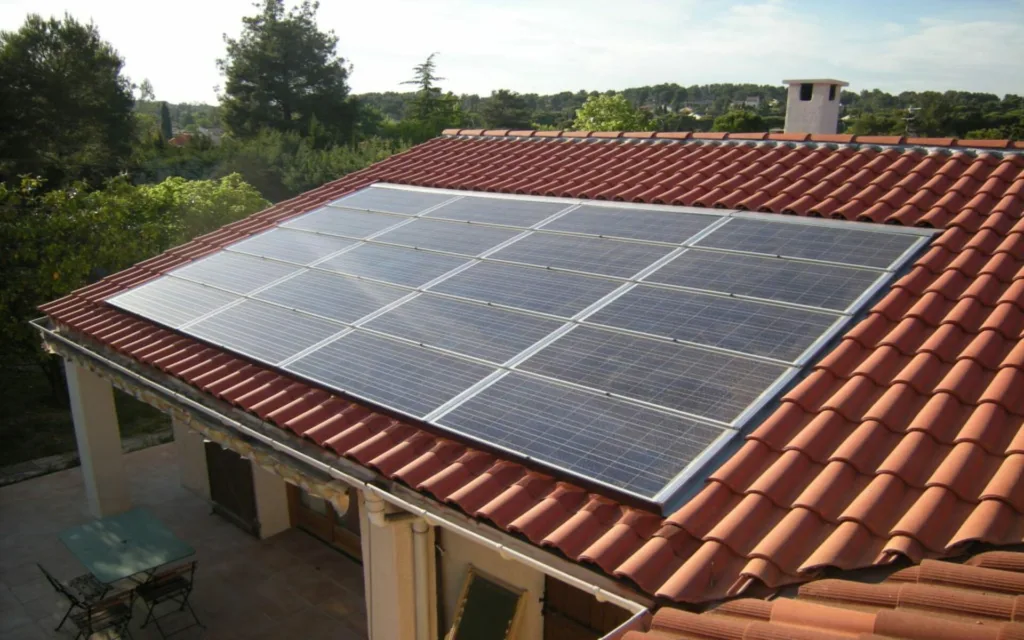 découvrez comment l'investissement photovoltaïque peut transformer votre énergie solaire en économies durables. explorez les avantages écologiques et financiers de cette solution énergétique innovante.