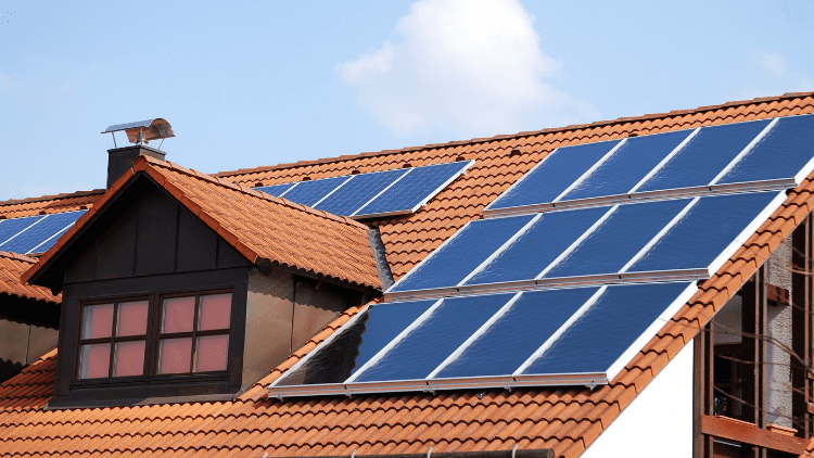 découvrez comment l'investissement photovoltaïque peut transformer votre consommation d'énergie et générer des économies sur le long terme. explorez les avantages financiers et environnementaux de l'énergie solaire pour un avenir durable.
