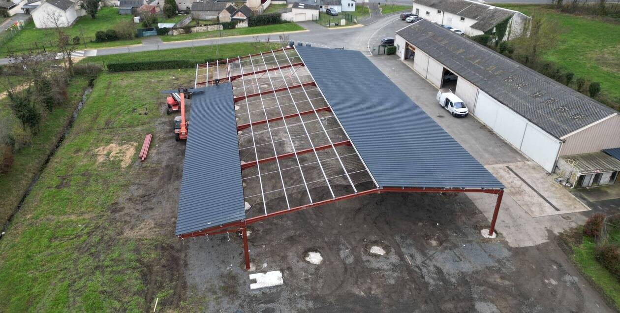 découvrez les matériaux innovants pour la construction de hangars photovoltaïques, alliant durabilité et efficacité énergétique. optimisez votre projet avec des solutions adaptées aux besoins des professionnels et contribuez à une gestion durable de l'énergie.