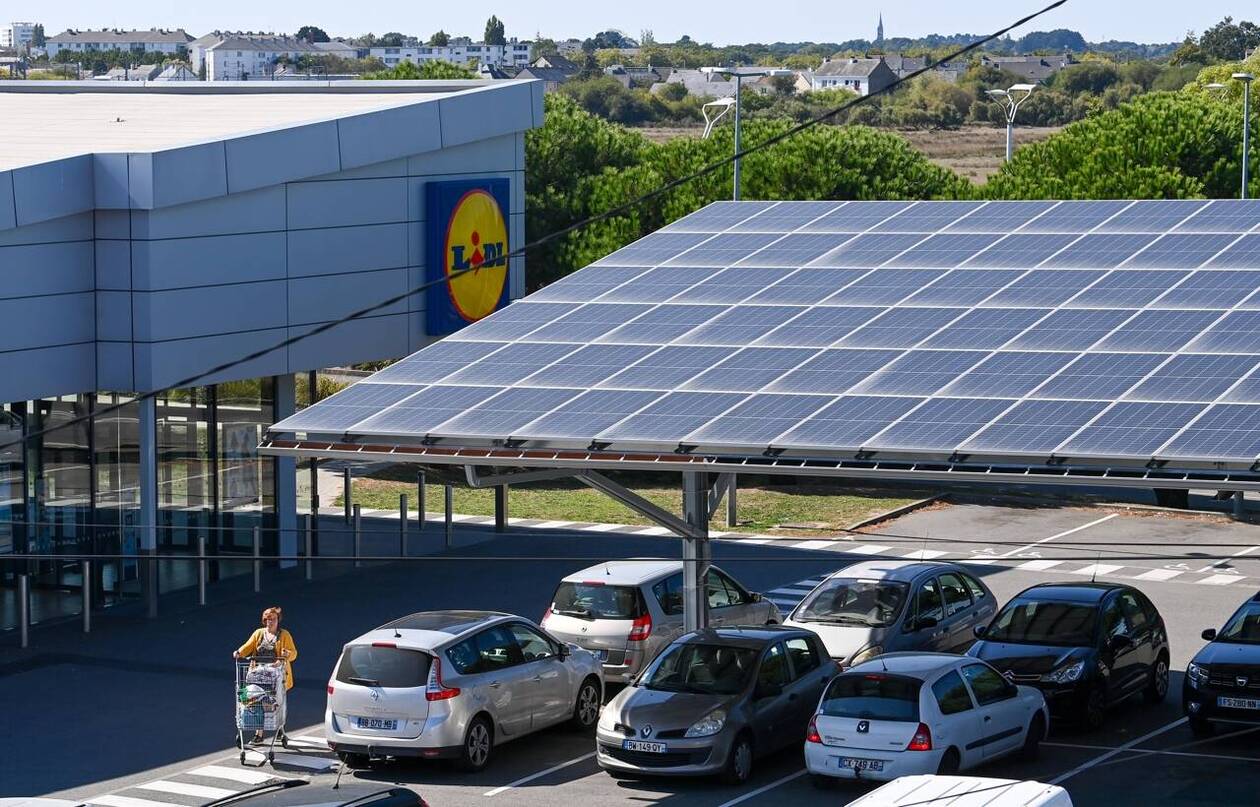 découvrez les avantages des panneaux photovoltaïques pour produire de l'énergie renouvelable, réduire vos factures d'électricité et contribuer à la protection de l'environnement. informez-vous sur les différentes options et technologies disponibles pour optimiser votre installation.