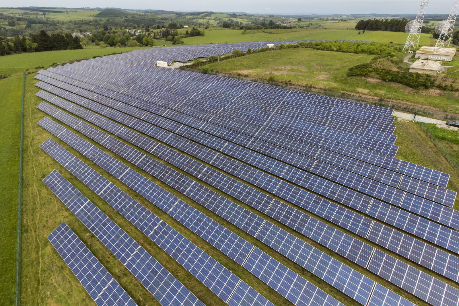 découvrez comment bénéficier de panneaux photovoltaïques gratuits spécialement conçus pour l'agriculture. maximisez vos rendements tout en réduisant vos coûts énergétiques grâce à cette initiative durable.