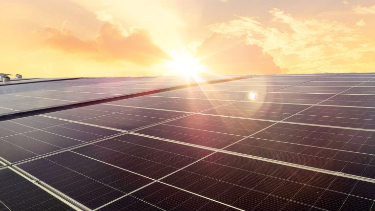 découvrez les avantages des panneaux solaires et suivez les étapes essentielles pour les installer chez vous. optimisez votre consommation d'énergie tout en préservant l'environnement grâce à cette solution durable.