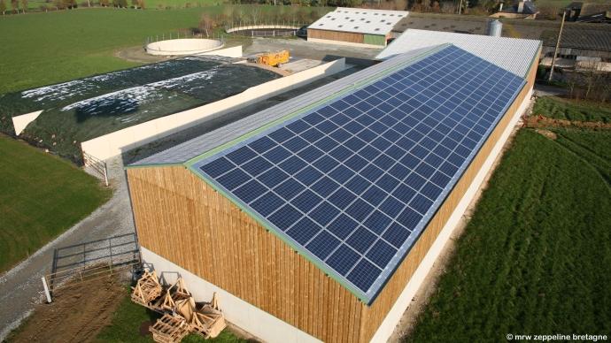 découvrez comment les panneaux solaires peuvent transformer vos hangars agricoles en sources d'énergie durable. maximisez vos rendements tout en réduisant votre empreinte carbone grâce à des solutions innovantes et écologiques.