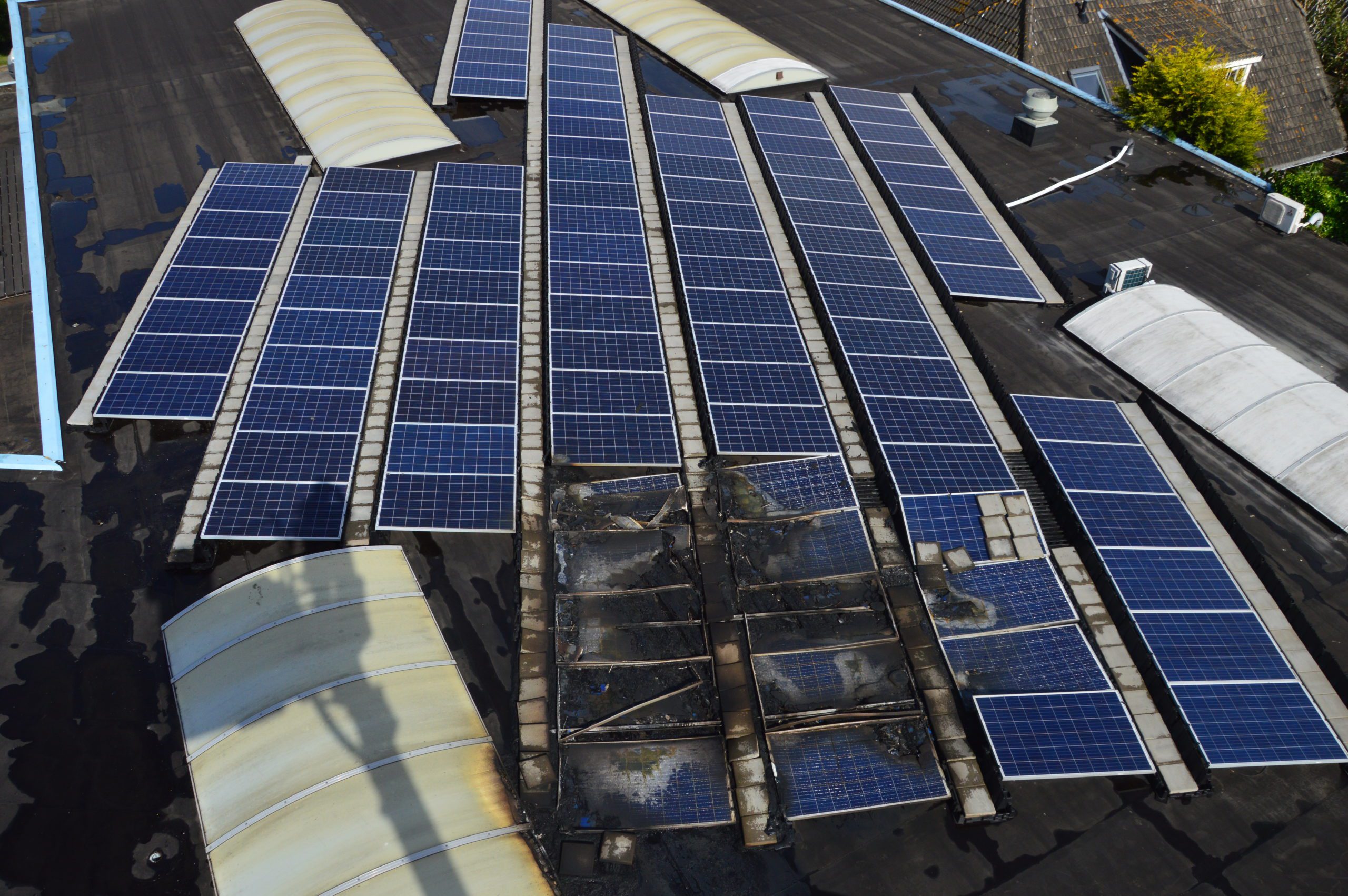 découvrez les enjeux des panneaux solaires dans le secteur agricole, notamment les risques d'incendie associés à leur installation. informez-vous sur les mesures de prévention et d'intervention pour assurer la sécurité de vos exploitations tout en profitant des énergies renouvelables.
