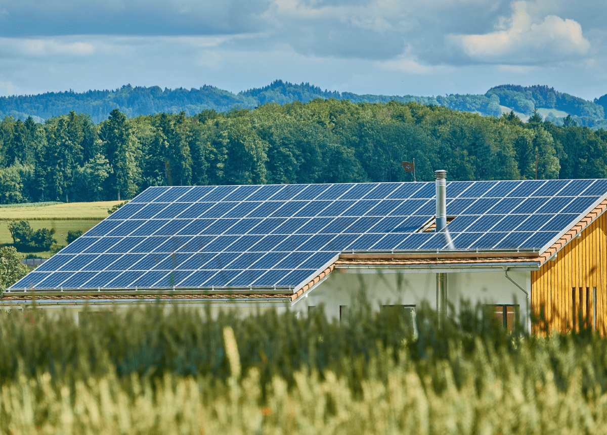 découvrez comment l'installation de panneaux solaires peut affecter les risques d'incendies agricoles. informez-vous sur les meilleures pratiques pour sécuriser vos exploitations tout en bénéficiant de l'énergie solaire.