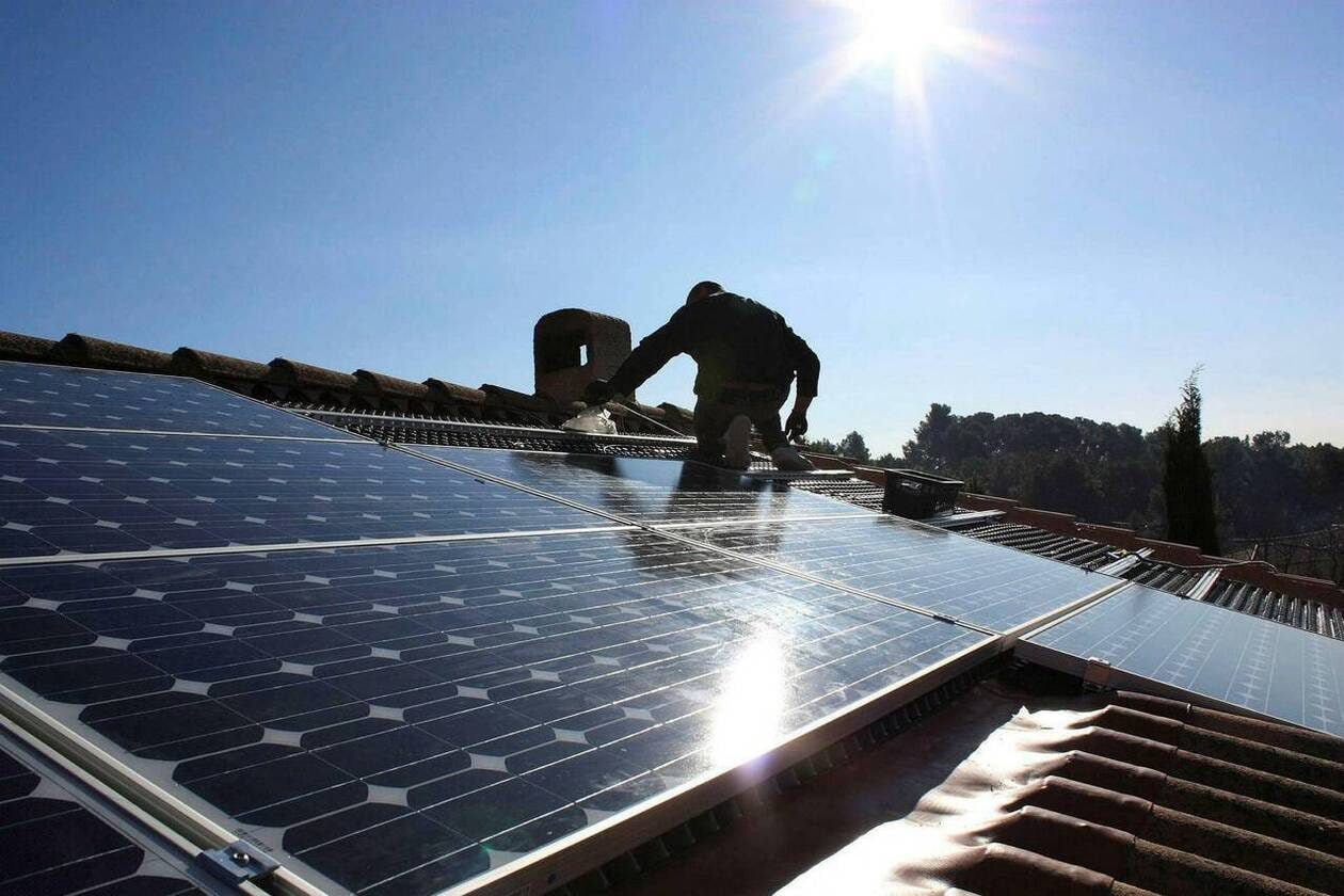 découvrez comment investir dans le photovoltaïque rentable peut vous permettre de réduire vos factures d'énergie, de protéger l'environnement et de bénéficier d'aides financières. économisez tout en participant à la transition énergétique!