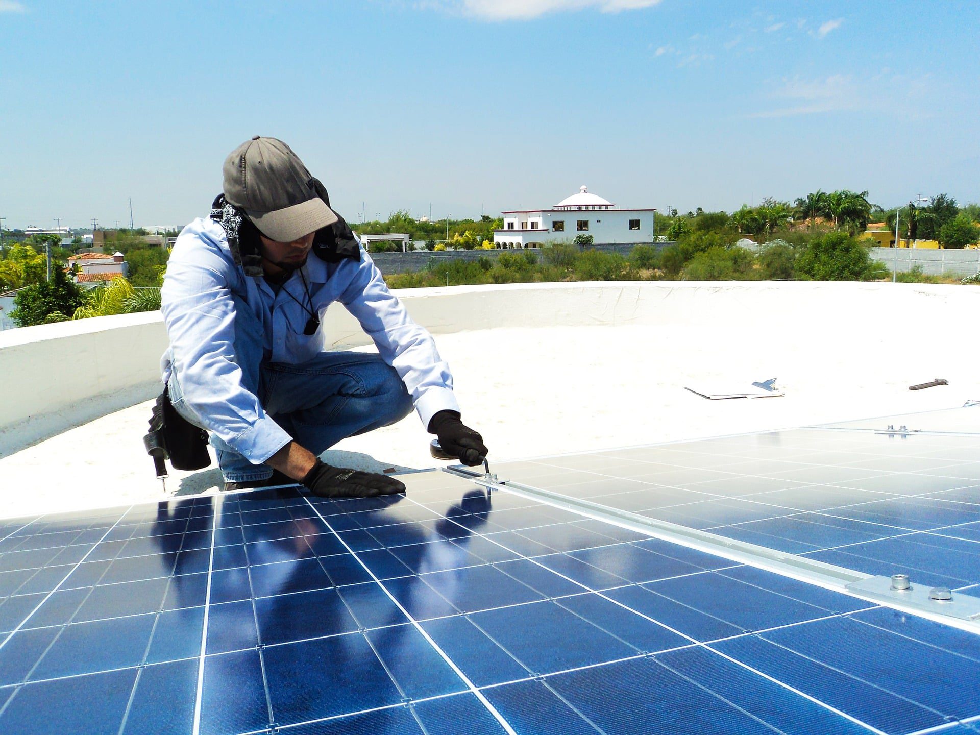 découvrez nos offres compétitives sur les systèmes photovoltaïques de 100 kwc. informez-vous sur les prix, les avantages et les économies d'énergie grâce à l'énergie solaire.