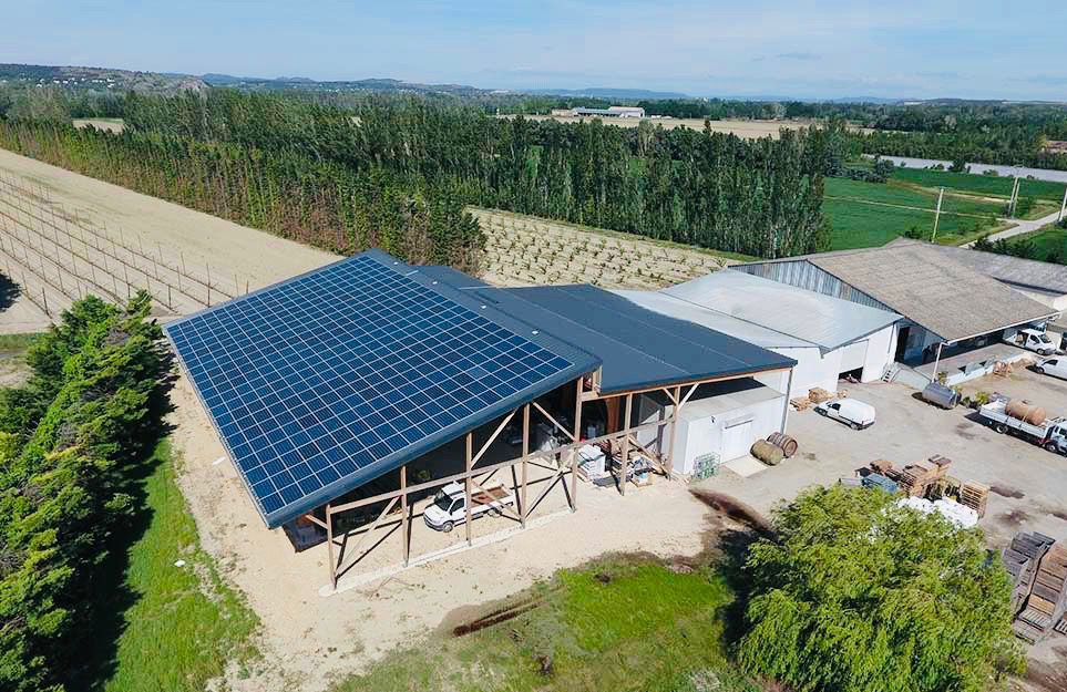 découvrez comment maximiser la rentabilité de votre exploitation agricole grâce aux panneaux photovoltaïques. informez-vous sur les avantages fiscaux, les solutions de financement et les gains potentiels associés à l'énergie solaire dans le secteur agricole.