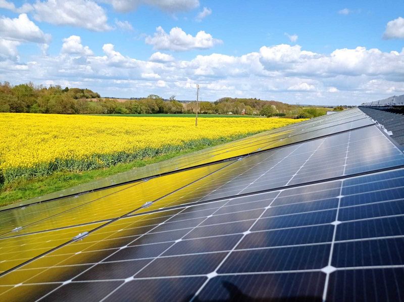 découvrez comment la rentabilité photovoltaïque peut transformer l'agriculture en offrant aux agriculteurs des solutions durables et lucratives. maximisez vos revenus tout en contribuant à la protection de l'environnement grâce à l'énergie solaire.