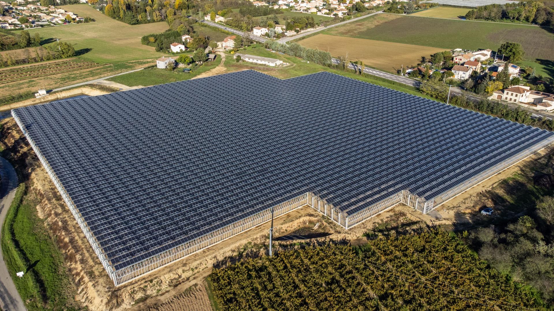 découvrez des solutions photovoltaïques agricoles innovantes pour maximiser votre production tout en réduisant votre empreinte carbone. optimisez l'utilisation de vos terres et améliorez la rentabilité de votre exploitation grâce à l'énergie solaire.
