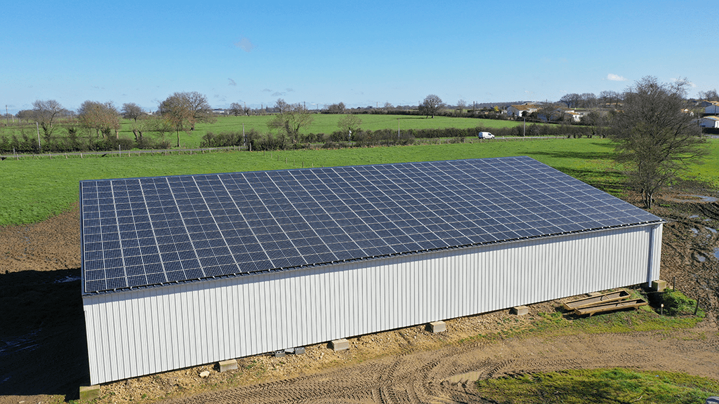 découvrez des solutions innovantes de stockage d'énergie adaptées aux hangars, permettant d'optimiser l'espace et d'améliorer l'efficacité énergétique de vos installations. profitez d'une gestion optimale de vos ressources énergétiques tout en contribuant à un avenir durable.
