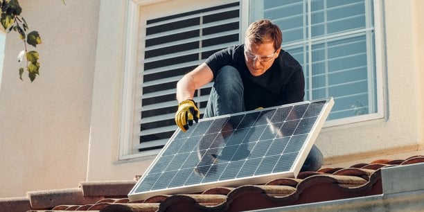 découvrez comment le stockage d'énergie solaire transforme l'énergie renouvelable en une source fiable et durable. optimisez votre consommation d'électricité grâce à des solutions innovantes de batteries solaires, tout en contribuant à la protection de l'environnement.