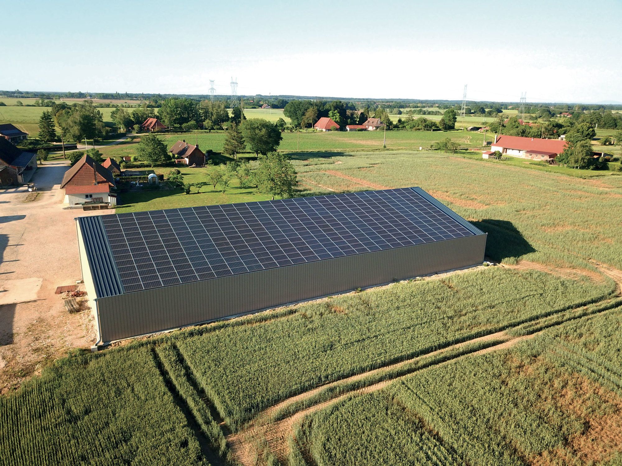 découvrez les clés du succès dans le domaine des hangars photovoltaïques. apprenez comment maximiser l'efficacité énergétique de vos installations tout en réduisant votre empreinte carbone. transformez vos hangars en sources de revenus durables grâce à des solutions photovoltaïques innovantes.