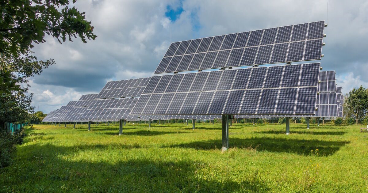 découvrez les surfaces minimales requises pour l'installation de panneaux photovoltaïques. optimisez votre espace et maximisez votre production d'énergie solaire grâce à nos conseils pratiques.