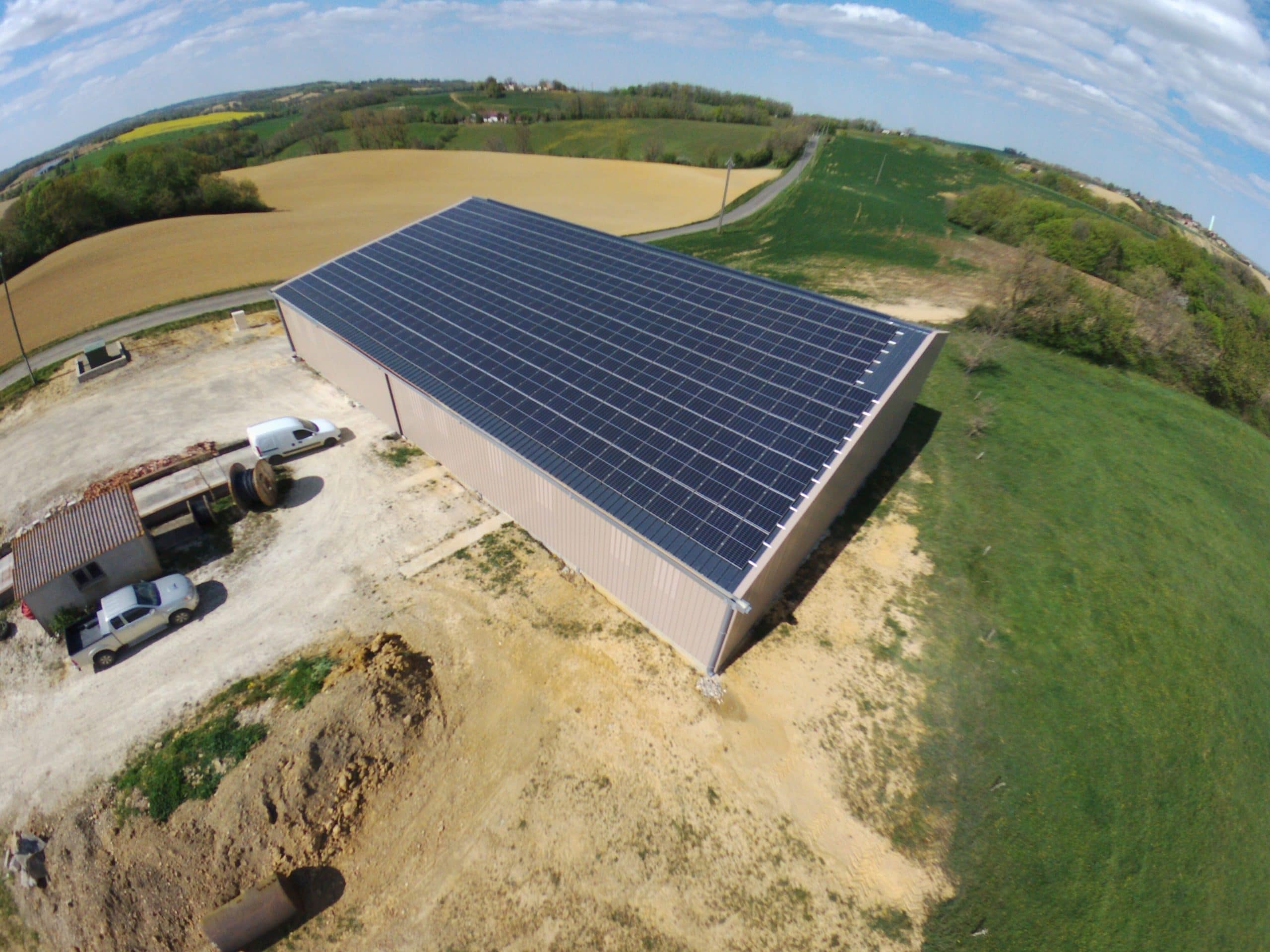 découvrez les caractéristiques du panneau solaire 100 kwc, idéal pour optimiser votre production d'énergie renouvelable. apprenez comment sa surface et son rendement peuvent transformer votre installation photovoltaïque en une source efficace d'énergie durable.