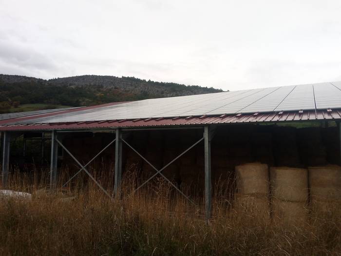 découvrez des témoignages inspirants sur l'installation de hangars photovoltaïques. apprenez comment ces structures innovantes transforment l'énergie solaire en atouts durables pour les entreprises, tout en réduisant leur empreinte carbone. plongez dans les expériences de ceux qui ont fait le choix d'énergies renouvelables et optimisez vos espaces avec des solutions écologiques.