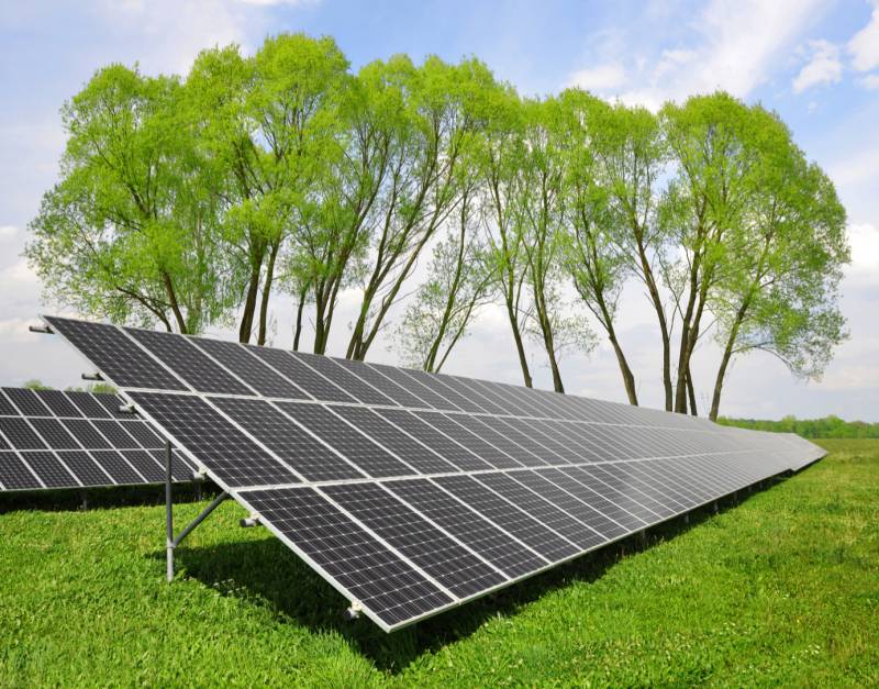 découvrez un terrain idéal pour l'installation d'une ferme solaire, offrant de vastes espaces et accès à des ressources énergétiques renouvelables. investissez dans un avenir durable grâce à des panneaux solaires qui produisent de l'énergie propre et réduisent votre empreinte carbone.