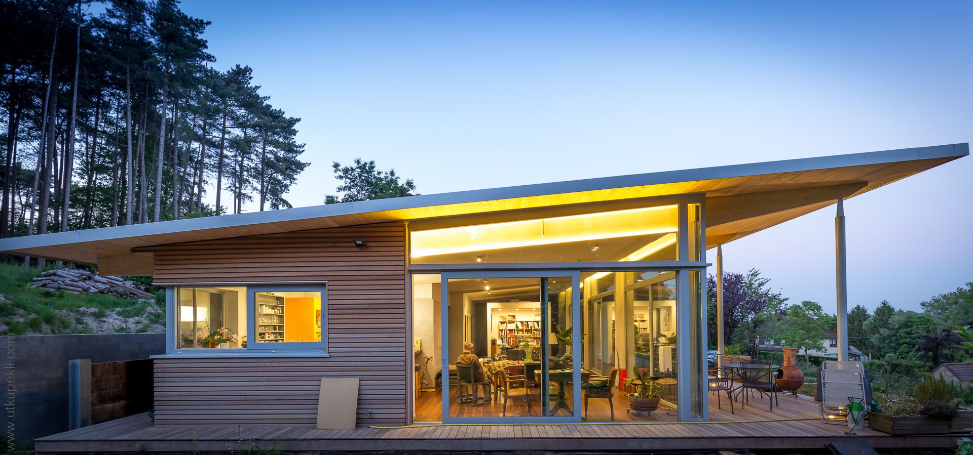 découvrez l'art du toit plat, un chef-d'œuvre architectural alliant modernité et fonctionnalité. explorez ses avantages esthétiques et pratiques pour sublimer votre projet. inspirez-vous des tendances et transformez votre espace avec élégance.