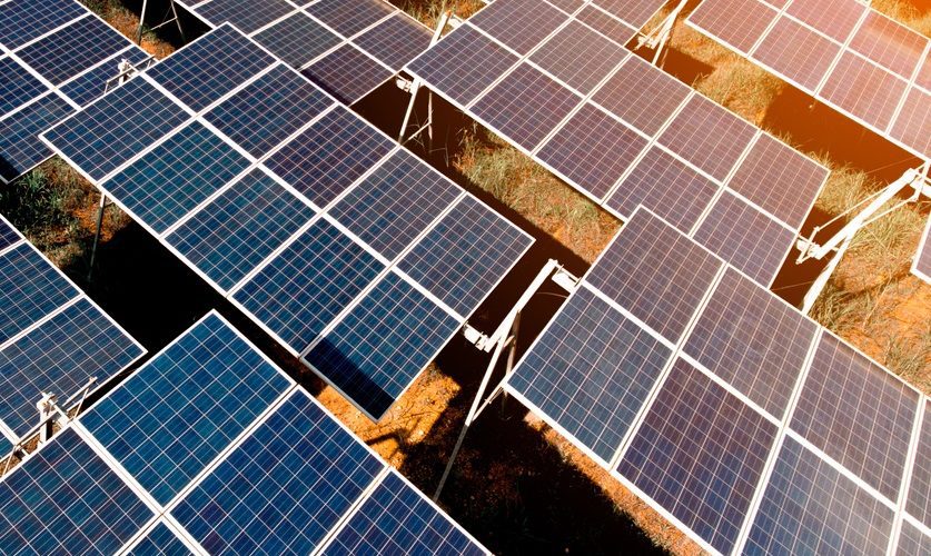 découvrez les enjeux et les solutions de la transition énergétique, un processus essentiel vers un avenir durable. explorez les technologies renouvelables, l'efficacité énergétique et les politiques nécessaires pour réduire notre empreinte carbone tout en garantissant un approvisionnement énergétique fiable.